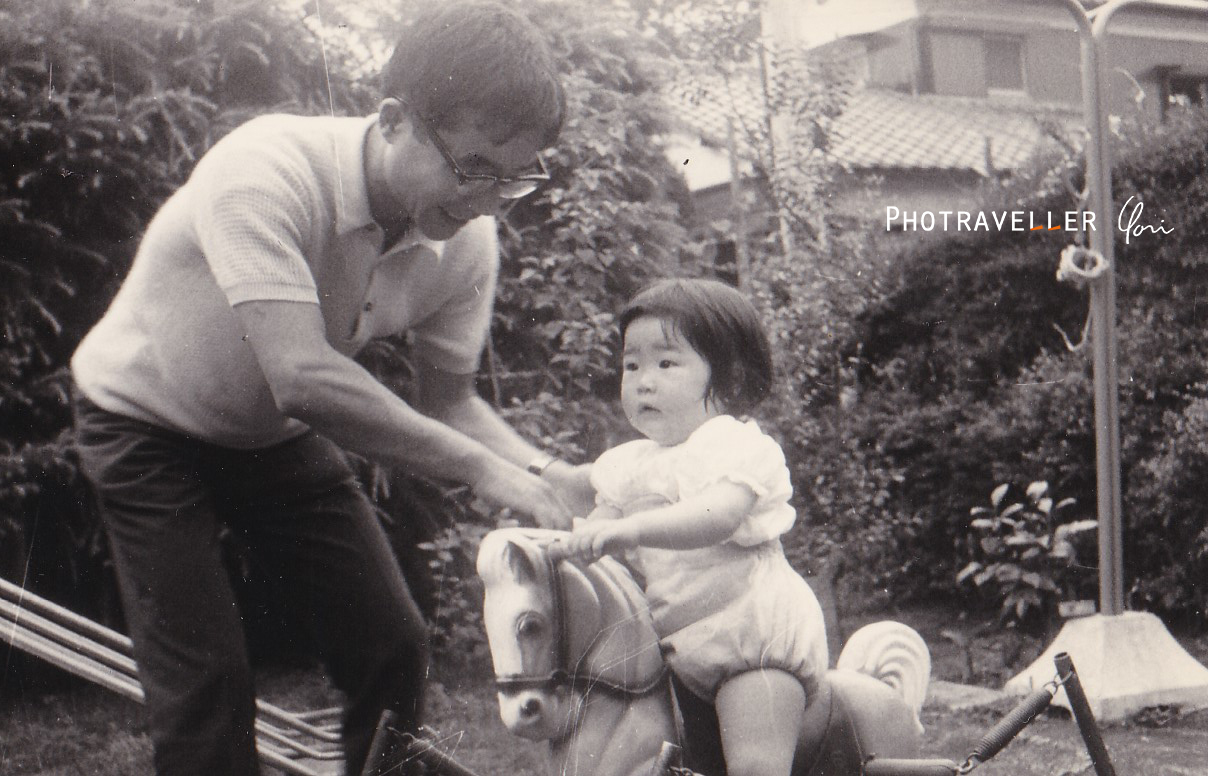 アフリカ 旅行記 生まれて初めての木馬（1歳）